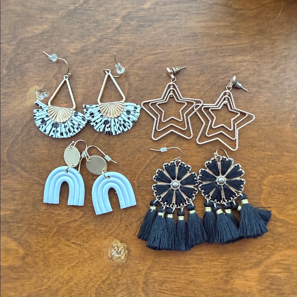 Francesca's Collections Black, White, and Gold Earrings Set